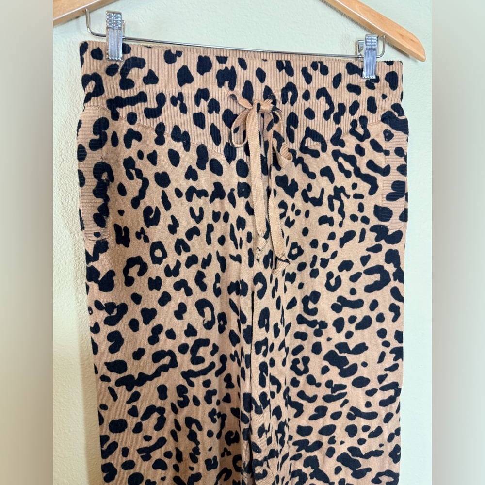 NWT Aqua Tan and Black Leopard Print Joggers size medium - Picture 3 of 8